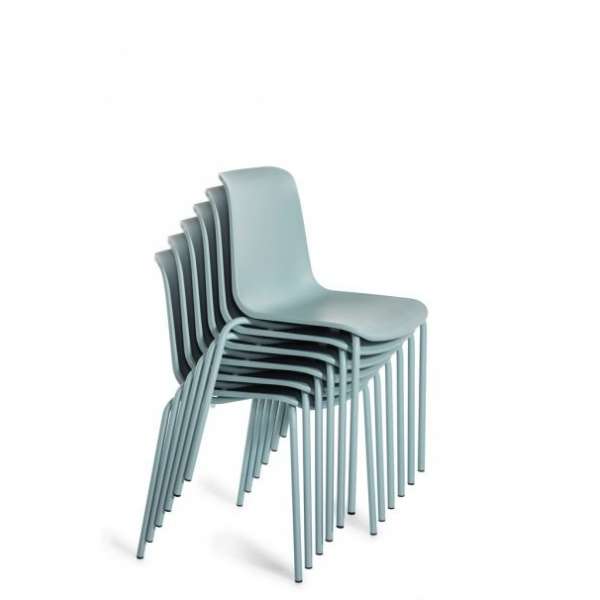 Chaise empilable en polypropylène et métal - Paris 5 - 10