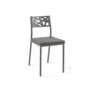 Chaise de cuisine coloris gris foncé assise rembourrée avec dossier aux motifs géométriques ajourés - Tirza