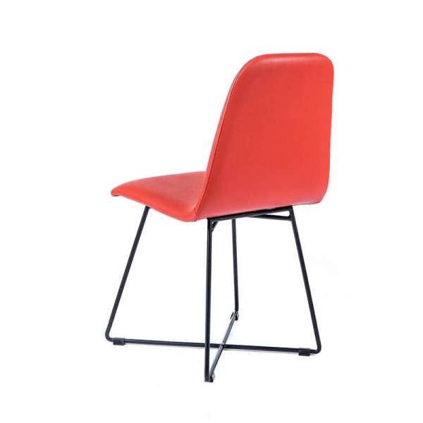 Chaise design scandinave rouge avec pieds en métal noir - Pandora - 3