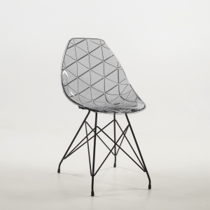 Chaise design transparente avec pieds eiffel noirs - Prisma