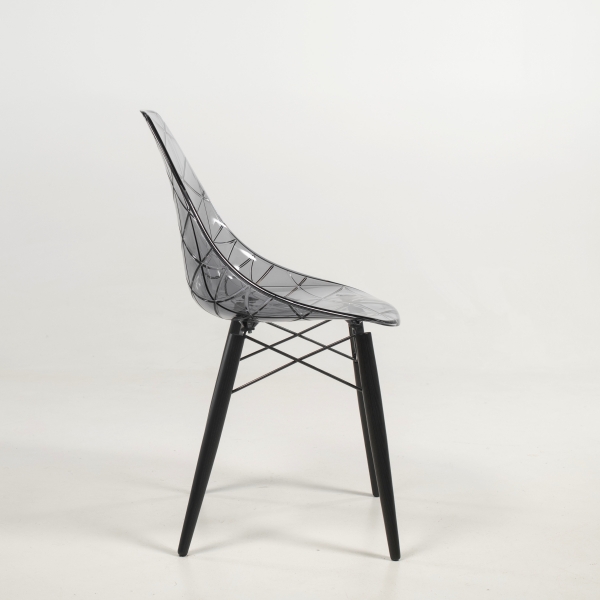 Chaise design coque transparente fumée avec structure en bois noir - Prisma - 15