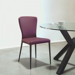 Chaise moderne italienne mauve pieds en métal noir - Francine