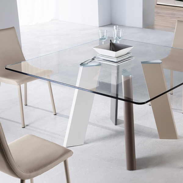 Table de salle à manger carrée en verre et métal - 2