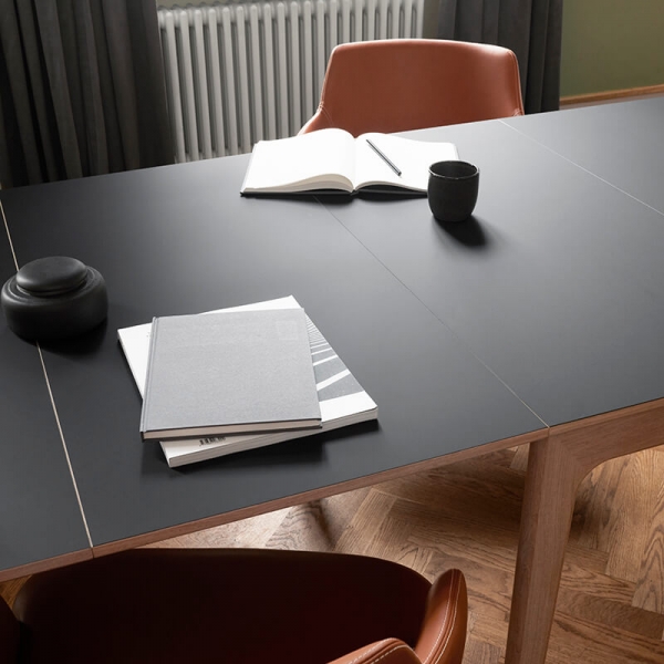 Table extensible en bois massif blanchi et stratifié noir - SM26-27 - 9