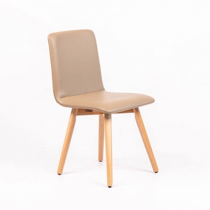 Chaise moderne en synthétique et pieds en bois de hêtre - Plaza