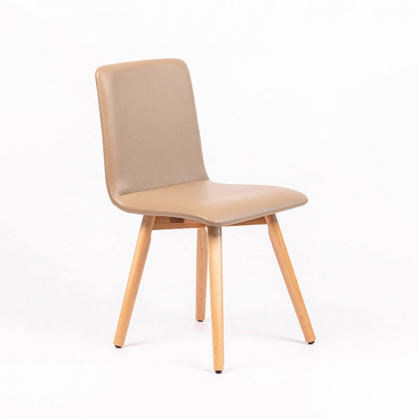 Chaise moderne rembourrée avec pieds en bois coniques - Plaza