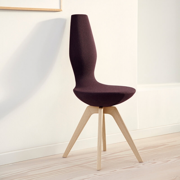 Chaise bordeaux design et inclinable en tissu et pieds en bois naturels - Date Varier® - 2