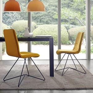 Chaise design en revêtement bi-matière jaune et orange - Akita