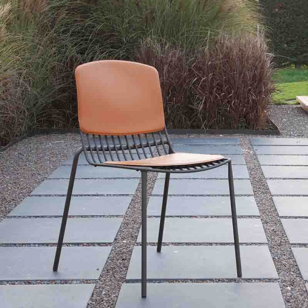 Chaise de jardin moderne empilable en fer avec coussin de dossier orange - Ariel - 4