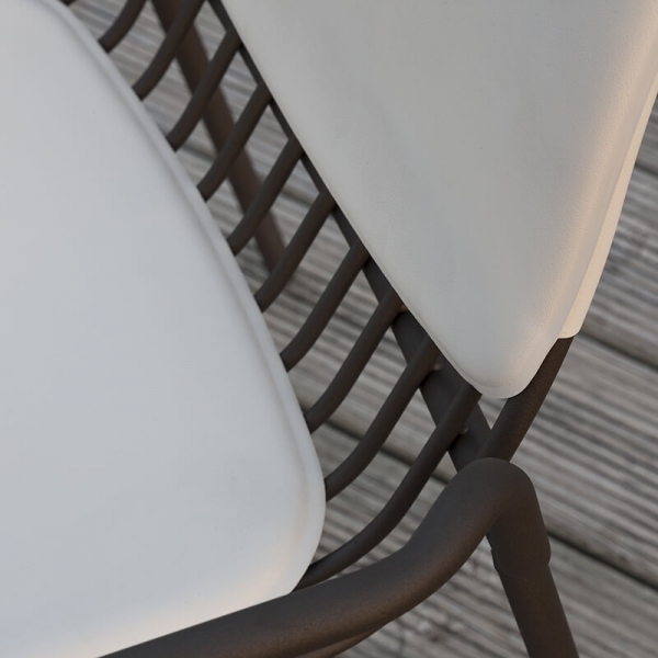 Chaise de jardin moderne empilable en métal avce coussin blanc - Ariel - 5