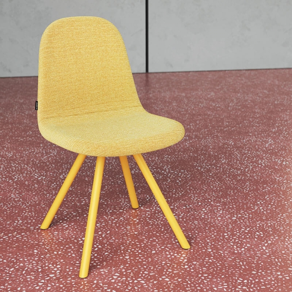 Chaise scandinave en tissu jaune avec pied central - Galet - 3