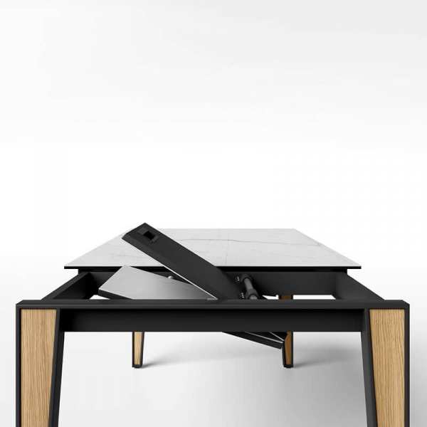 Table design extensible en céramique calacatta avec pieds bois et métal - Okaso) - 2