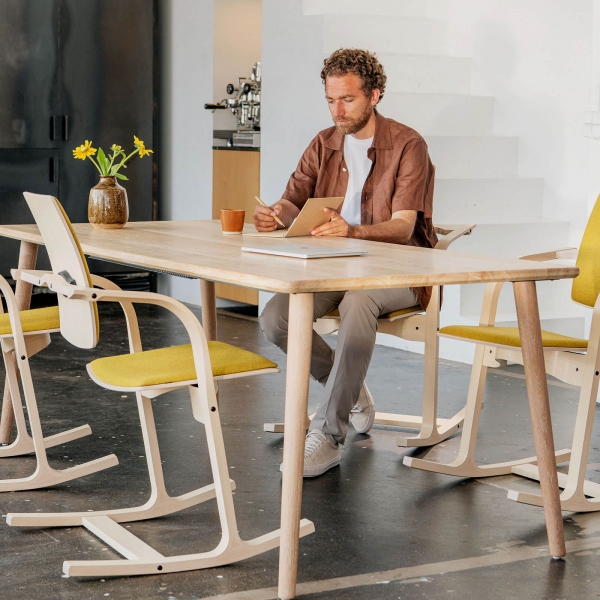 Chaise de bureau ergonomique en tissu jaune - Actulum Varier® - 4