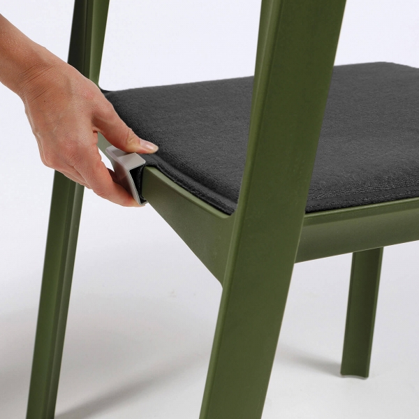 Chaise moderne en plastique empilable - Trill bistrot - 27