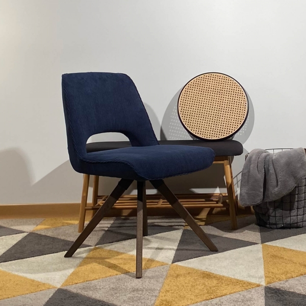 Chaise confortable en tissu avec pieds en bois massif naturel - Hortense - 4