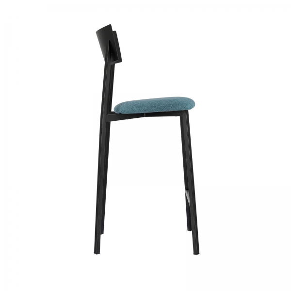 Tabouret snack made in France avec assise en tissu bleu rembourrée et dossier métal noir - Anémone Carrier® - 3