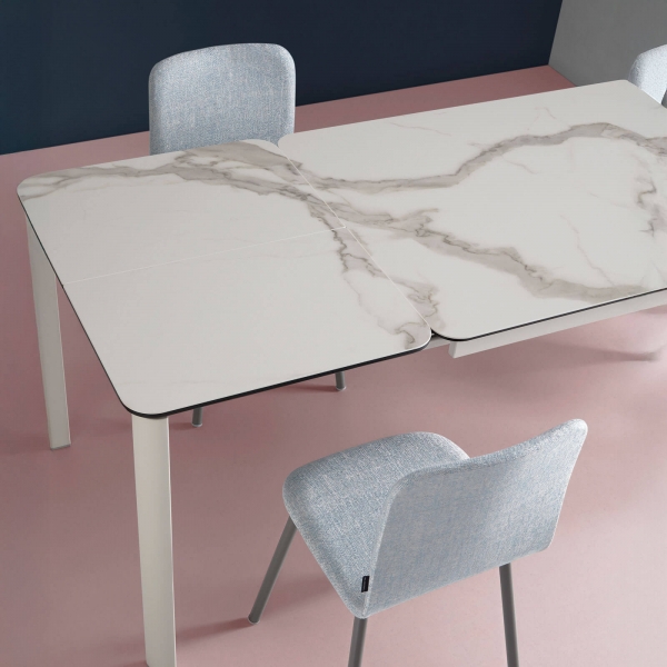 Table extensible effet marbre en céramique et pieds en métal - Pepper MoblibericaTable extensible effet marbre en céramique et p - 2