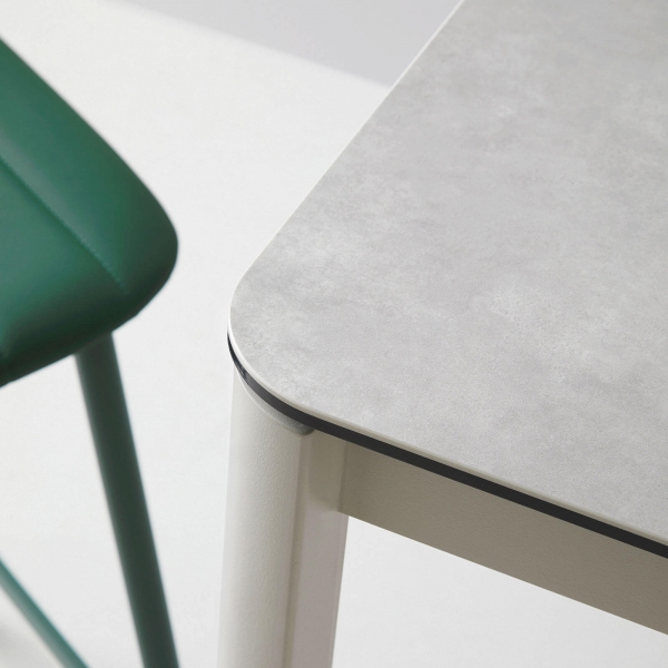 Table snack en céramique effet marbre blanc et pieds métal - Pepper Mobliberica - 2