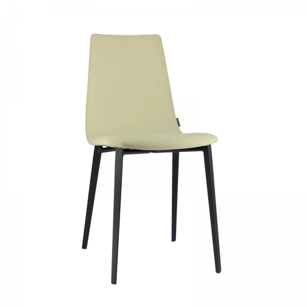 Chaise avec coque matelassée en simili beige et pieds métal noir - Salt Mobliberica® - 1