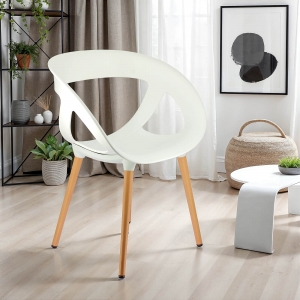 Fauteuil design italien coque ajourée en technopolymère blanc et pieds en bois - Moema